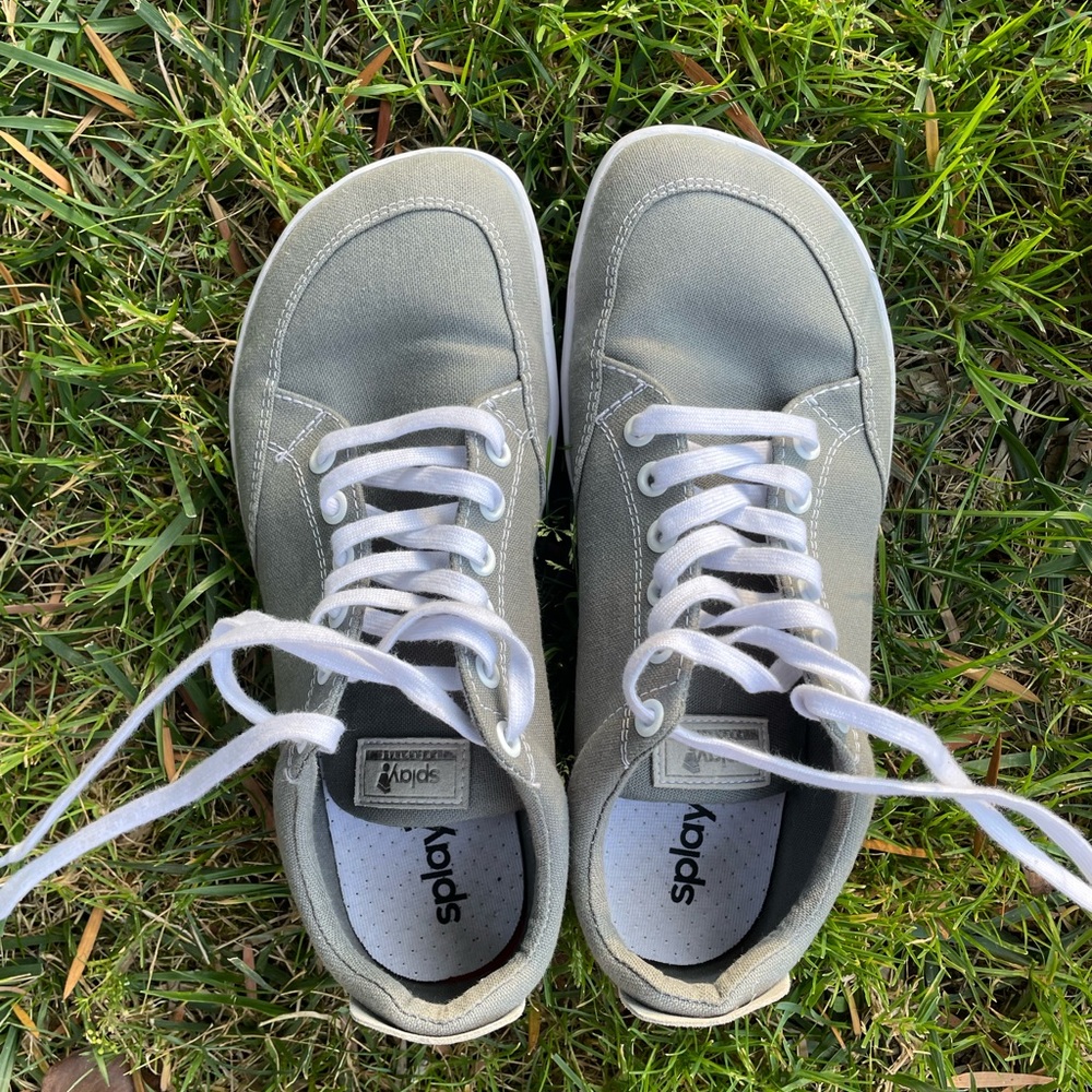 Splay freestyle barefoot shoe size 9w/7m